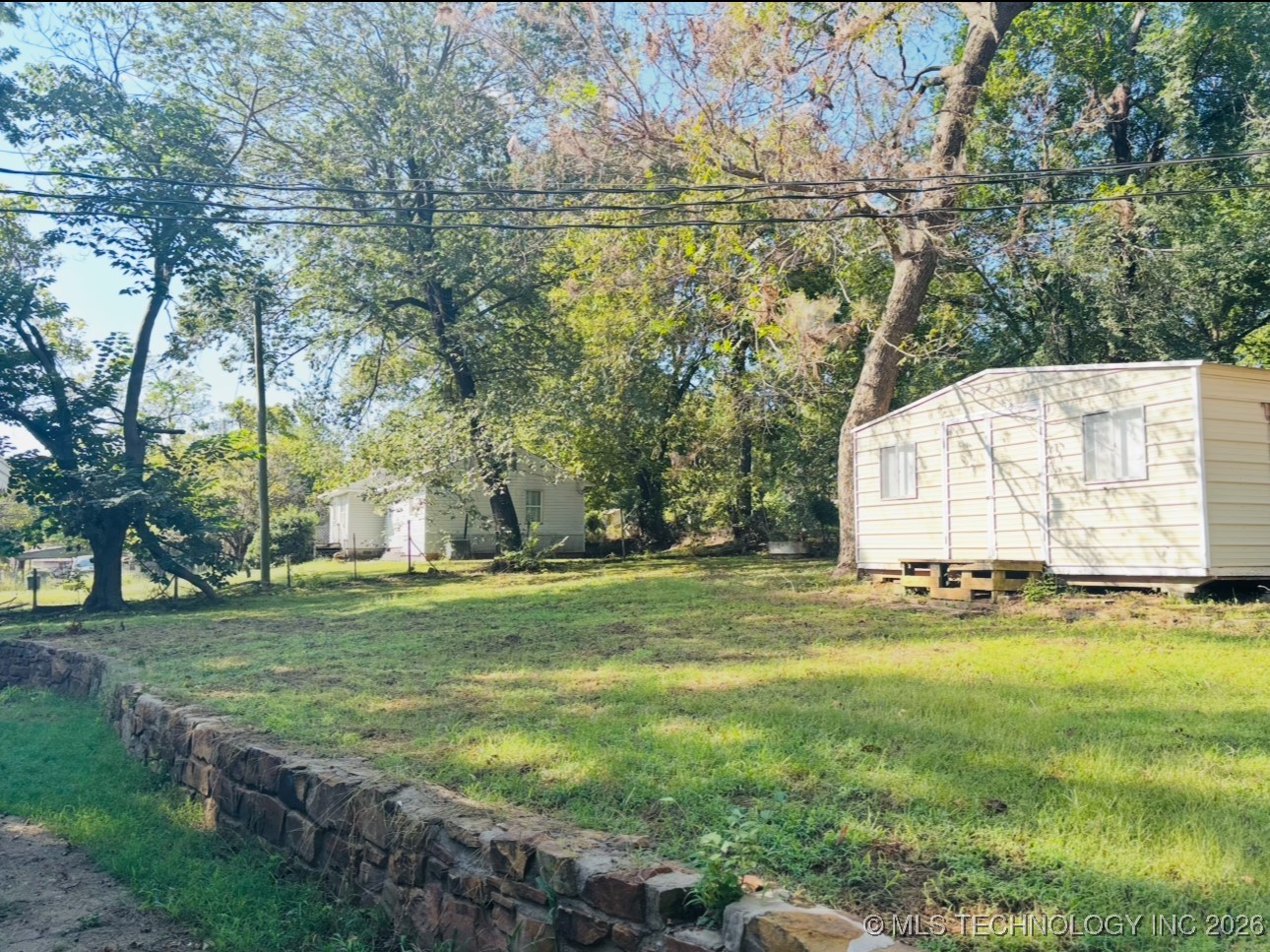 110 N 65th West Avenue Property Photo 4