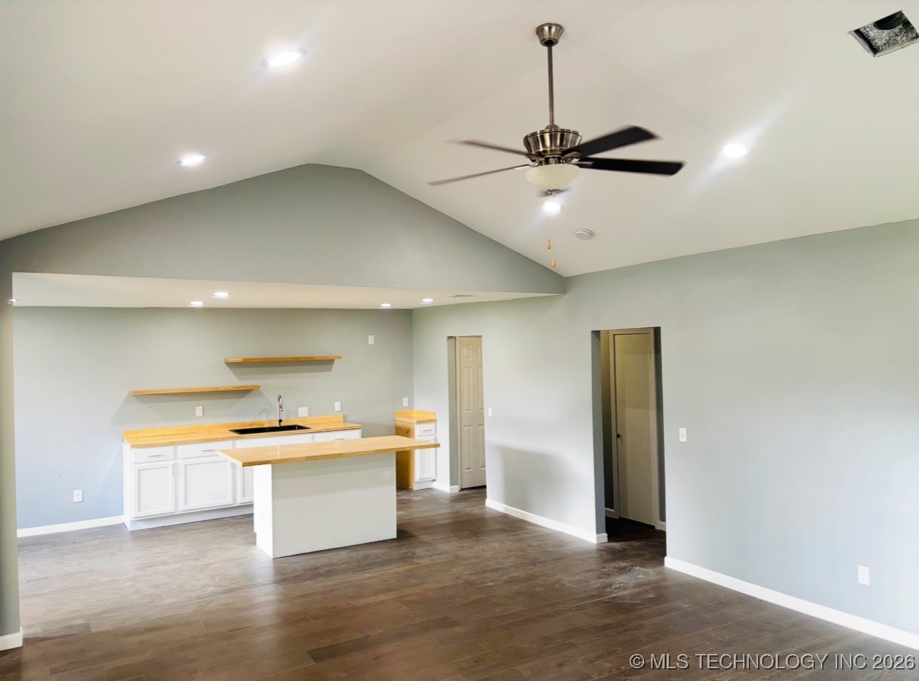 110 N 65th West Avenue Property Photo 6