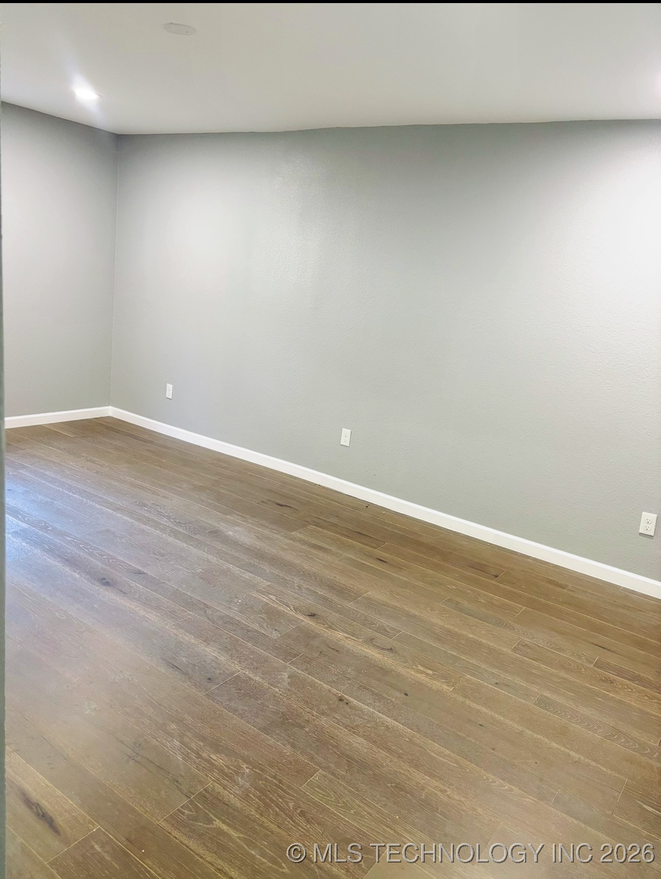 110 N 65th West Avenue Property Photo 7