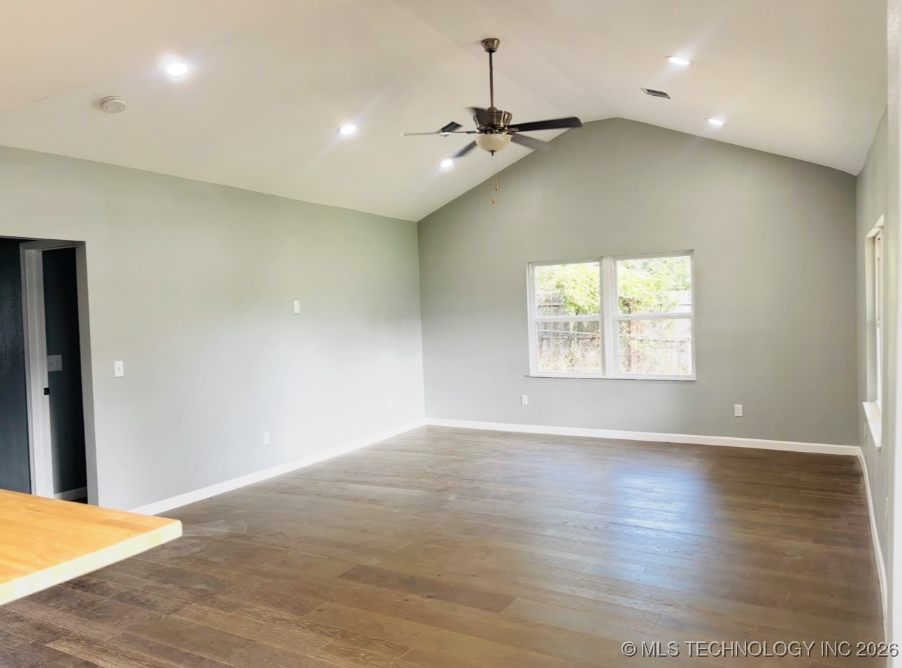 110 N 65th West Avenue Property Photo 17