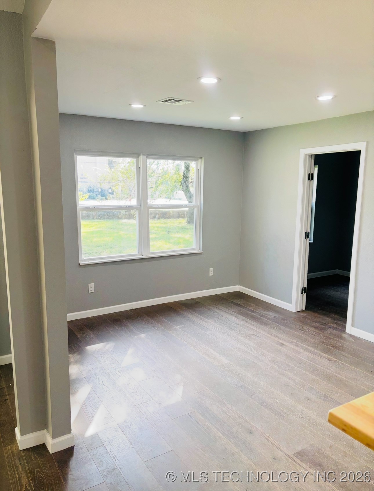 110 N 65th West Avenue Property Photo 19