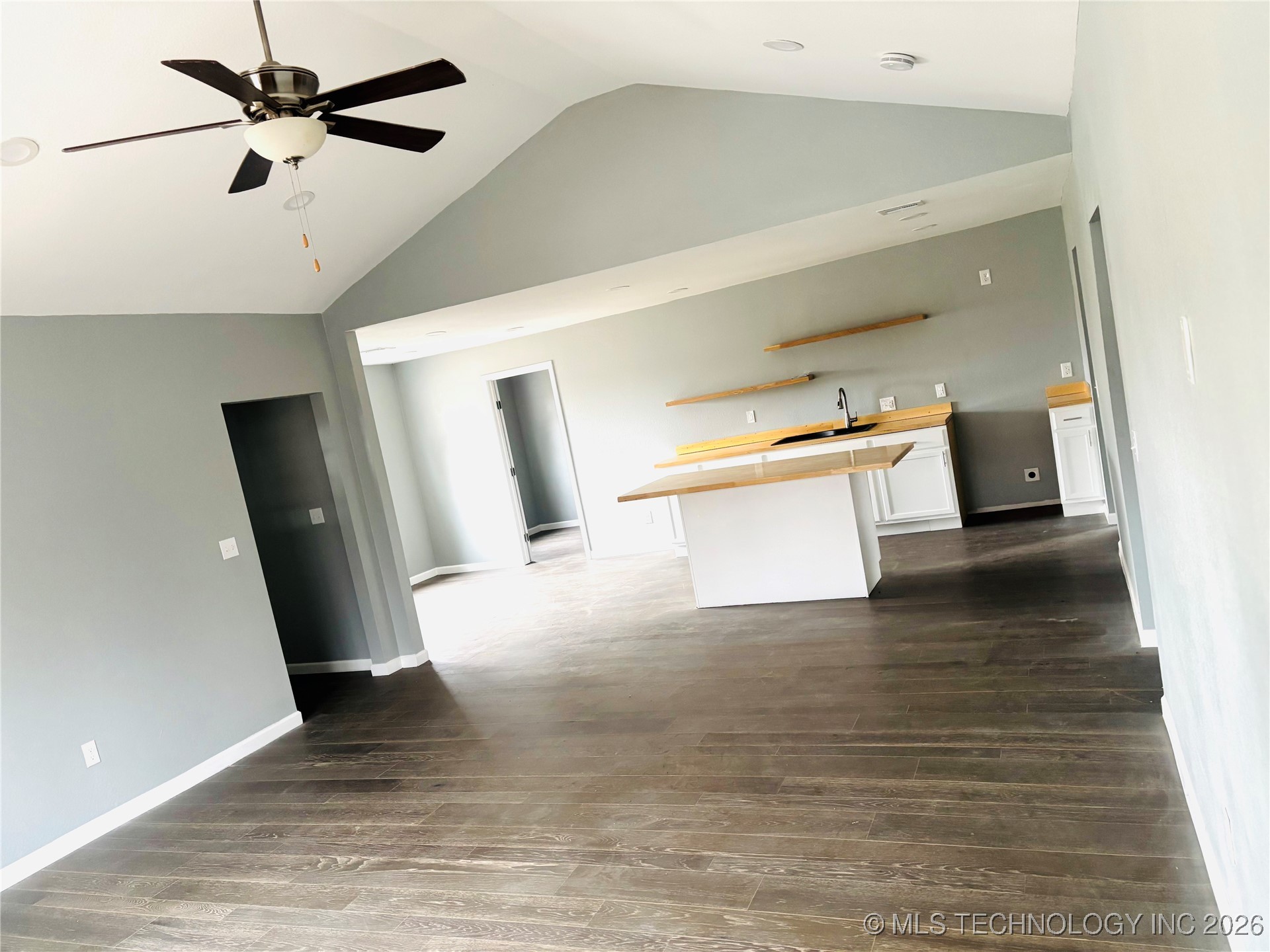 110 N 65th West Avenue Property Photo 23