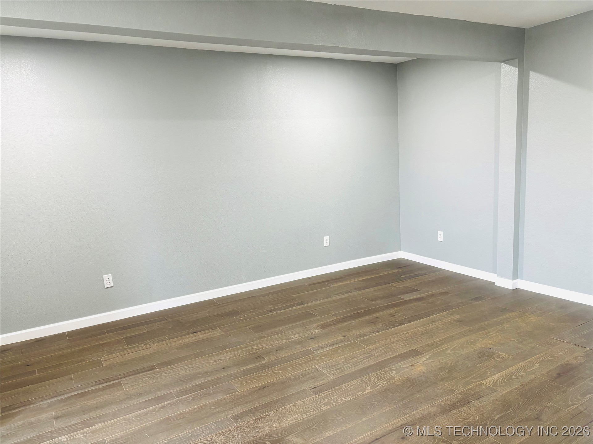 110 N 65th West Avenue Property Photo 32