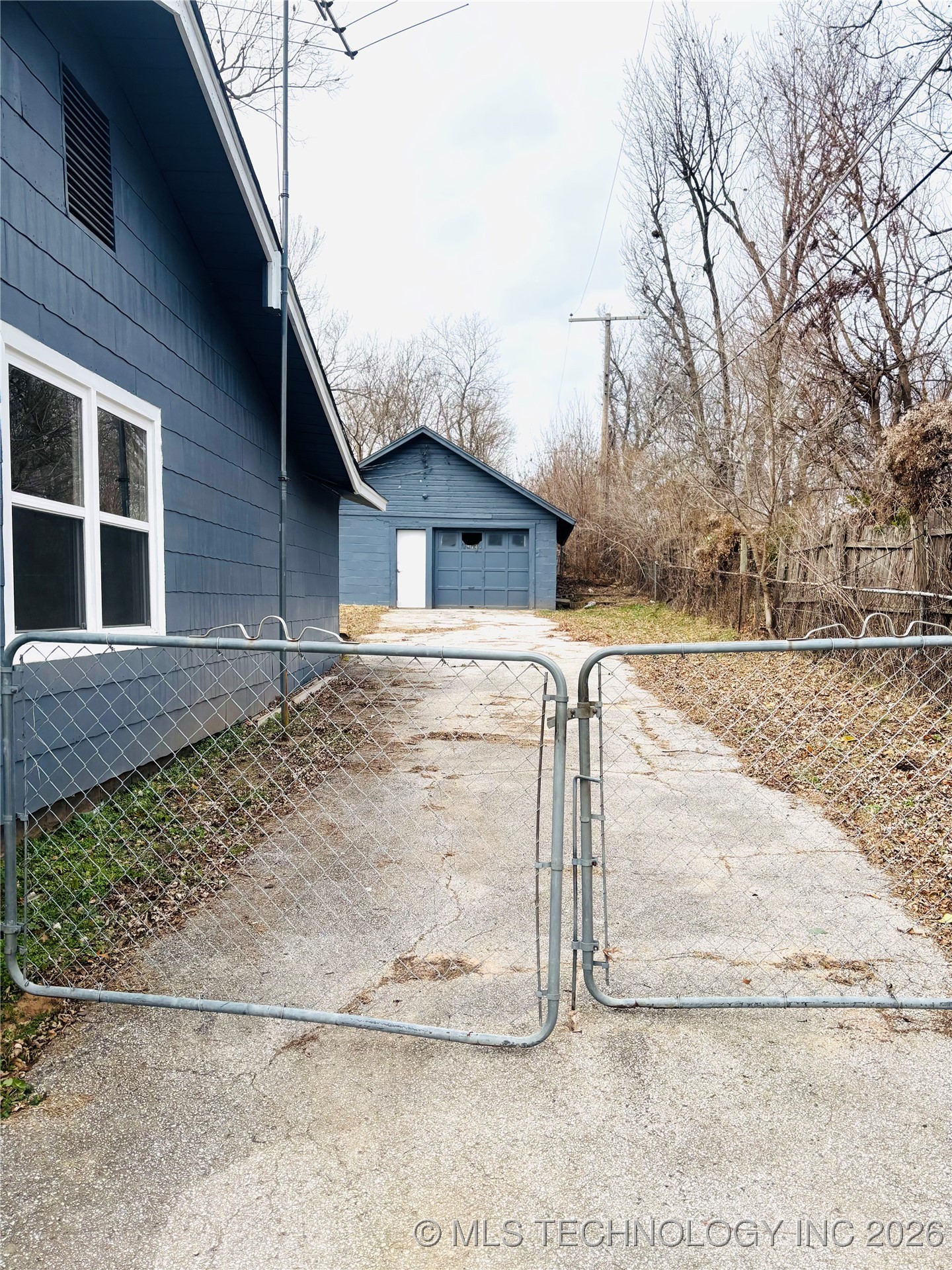 110 N 65th West Avenue Property Photo 37