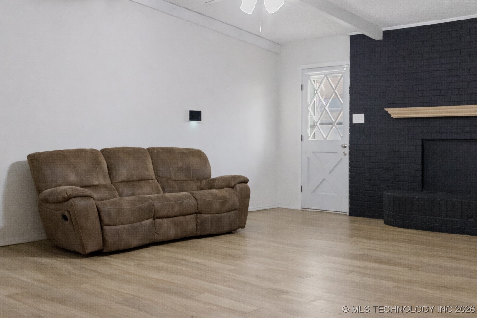 606 E Main Property Photo 4