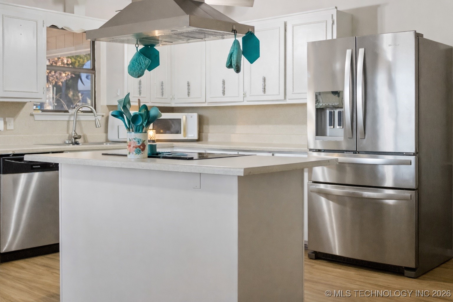 606 E Main Property Photo 6