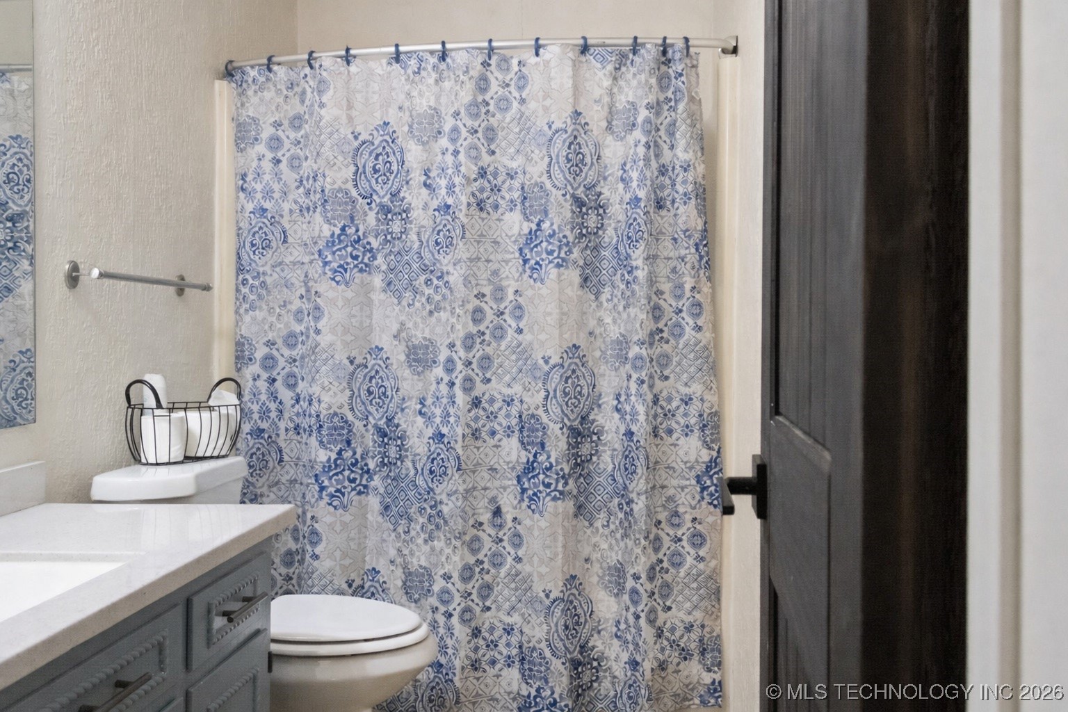 606 E Main Property Photo 9