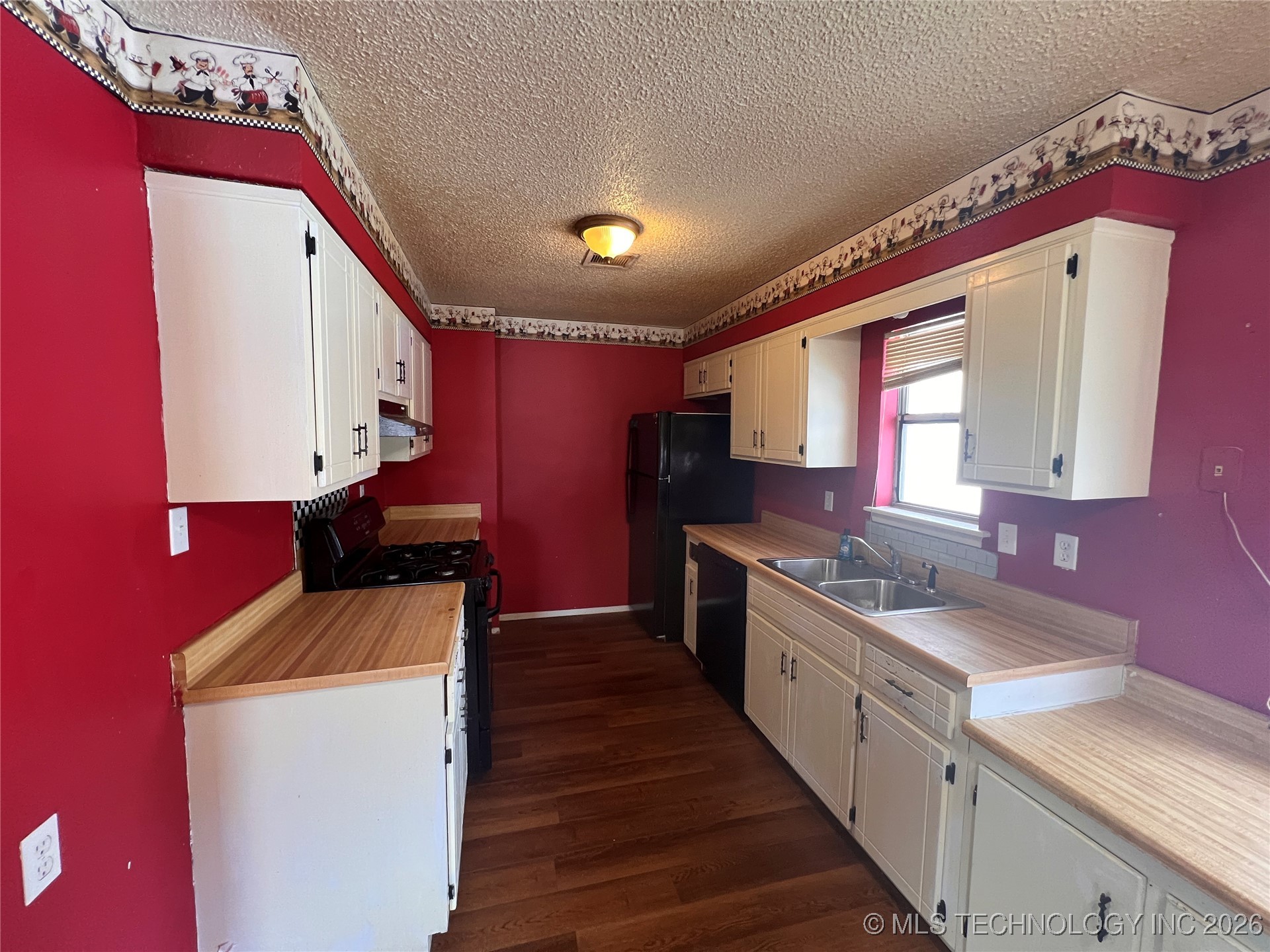 20425 P 9 B Property Photo 5