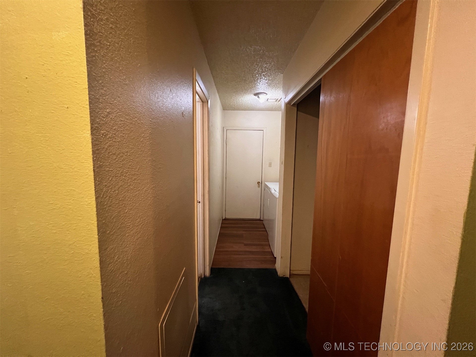20425 P 9 B Property Photo 11