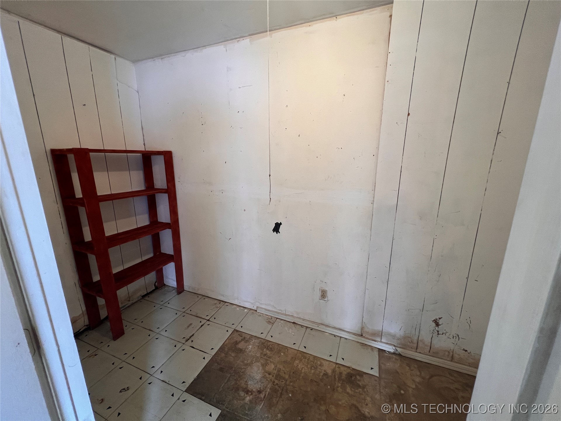 20425 P 9 B Property Photo 16