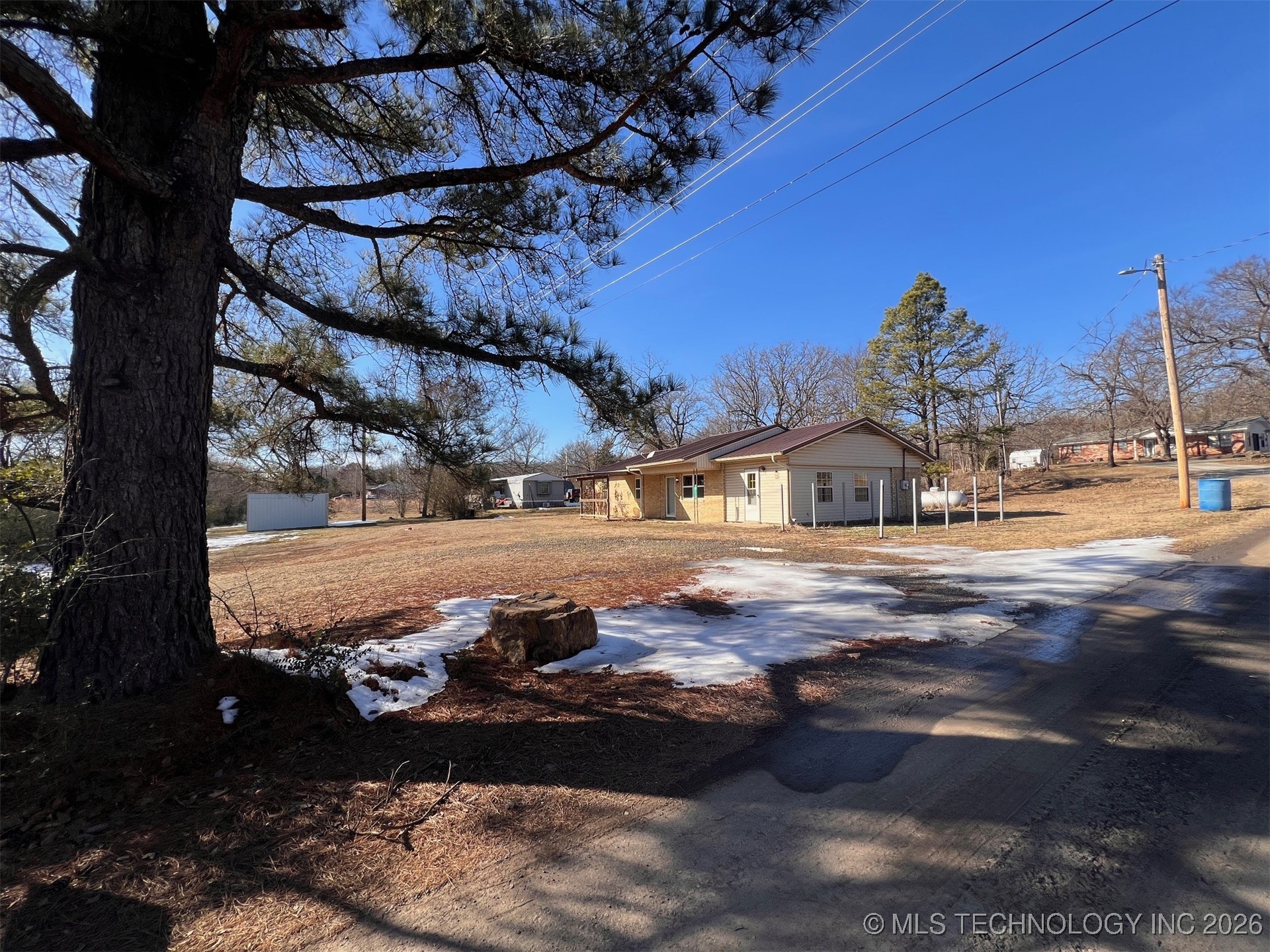 20425 P 9 B Property Photo 25