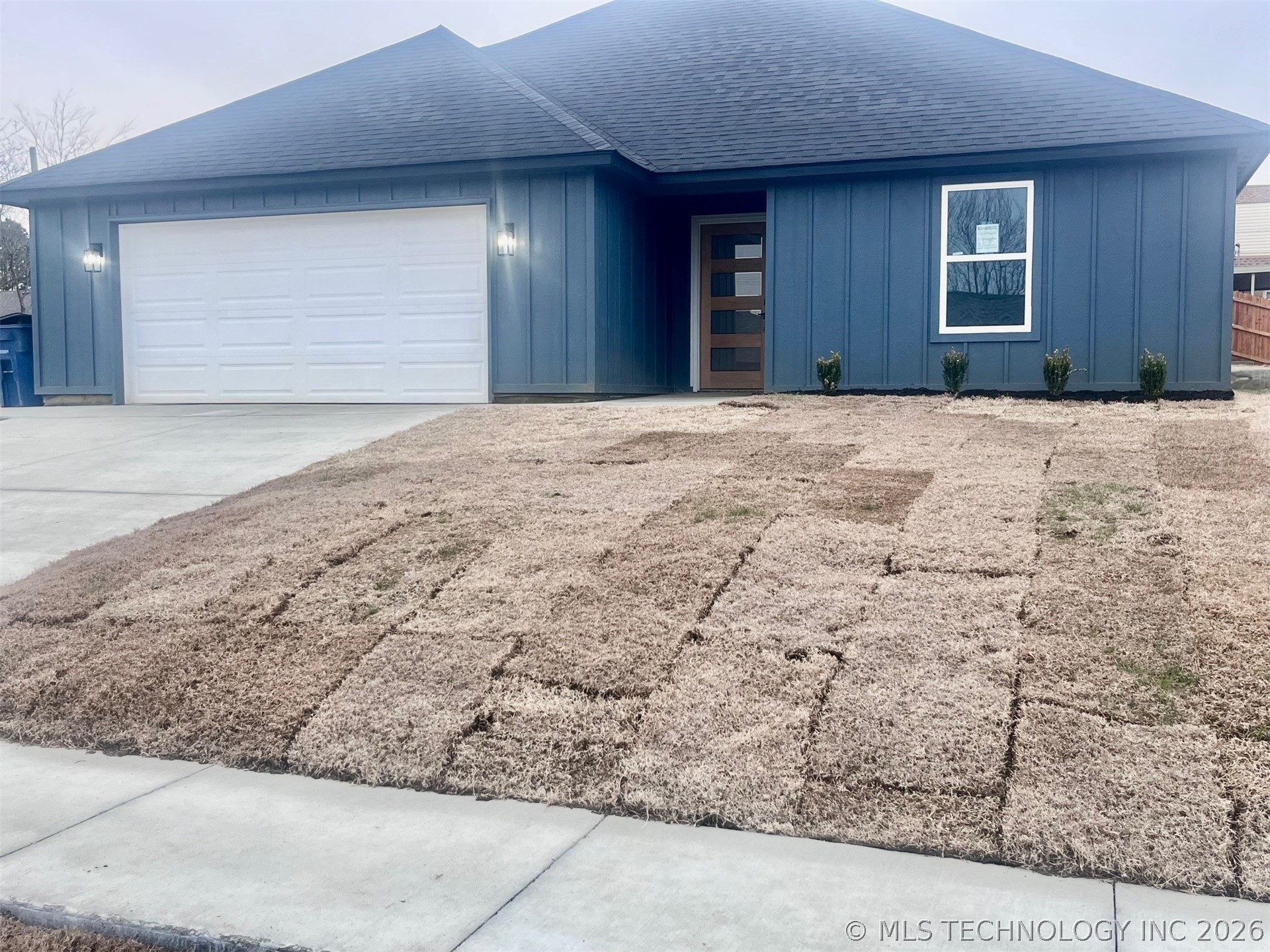 730 E 38th Street N Property Photo 1