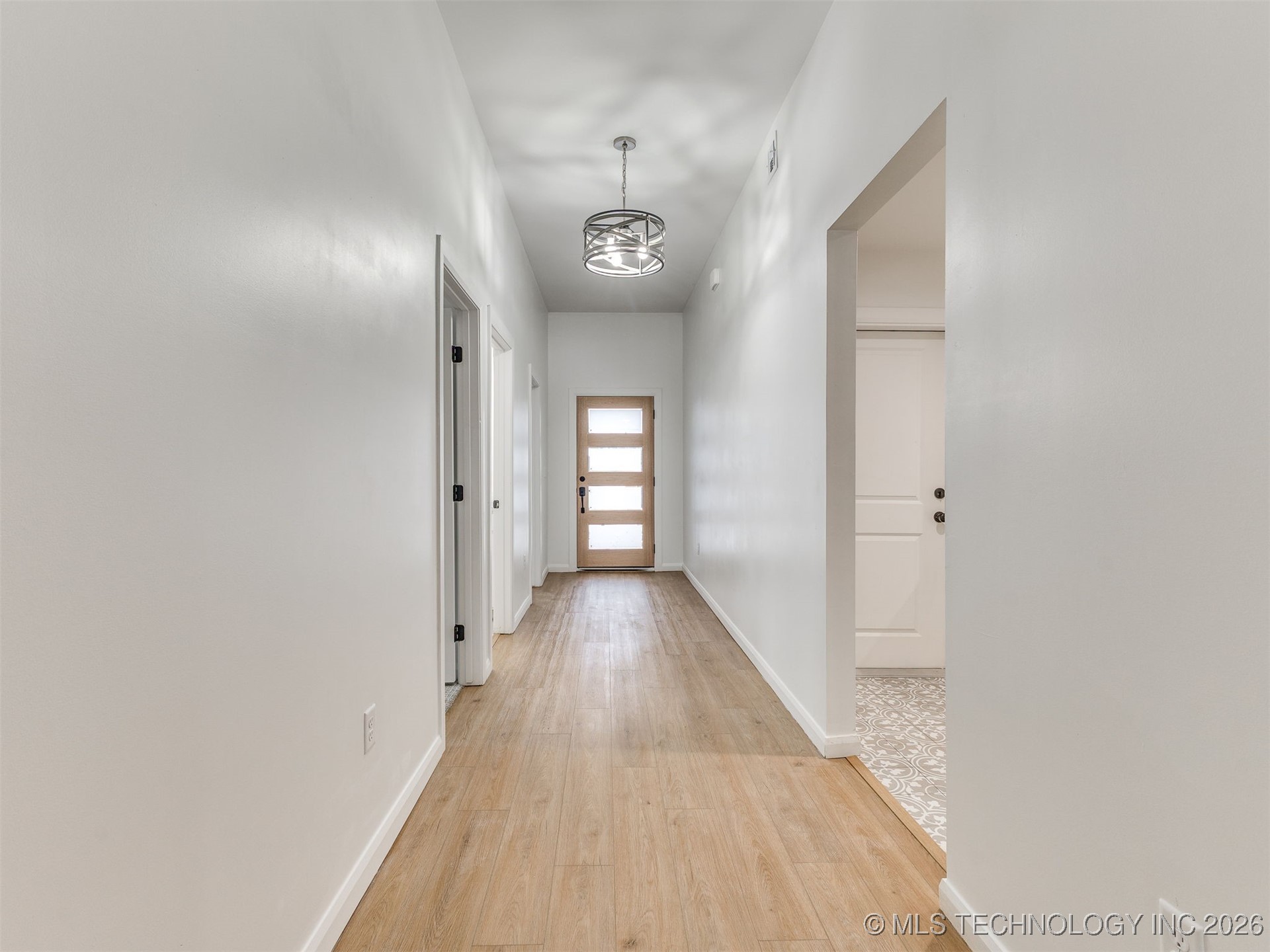 730 E 38th Street N Property Photo 3