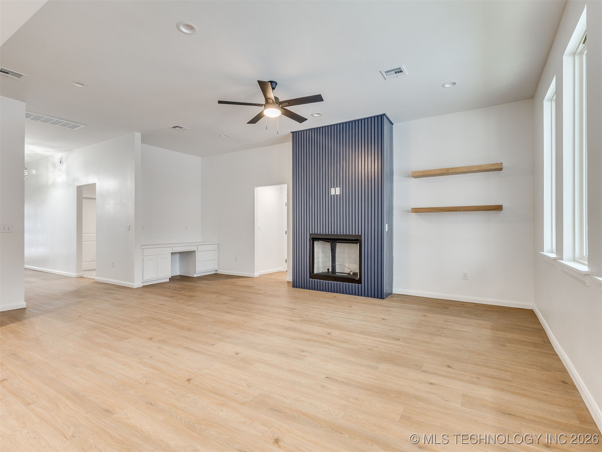 730 E 38th Street N Property Photo 8