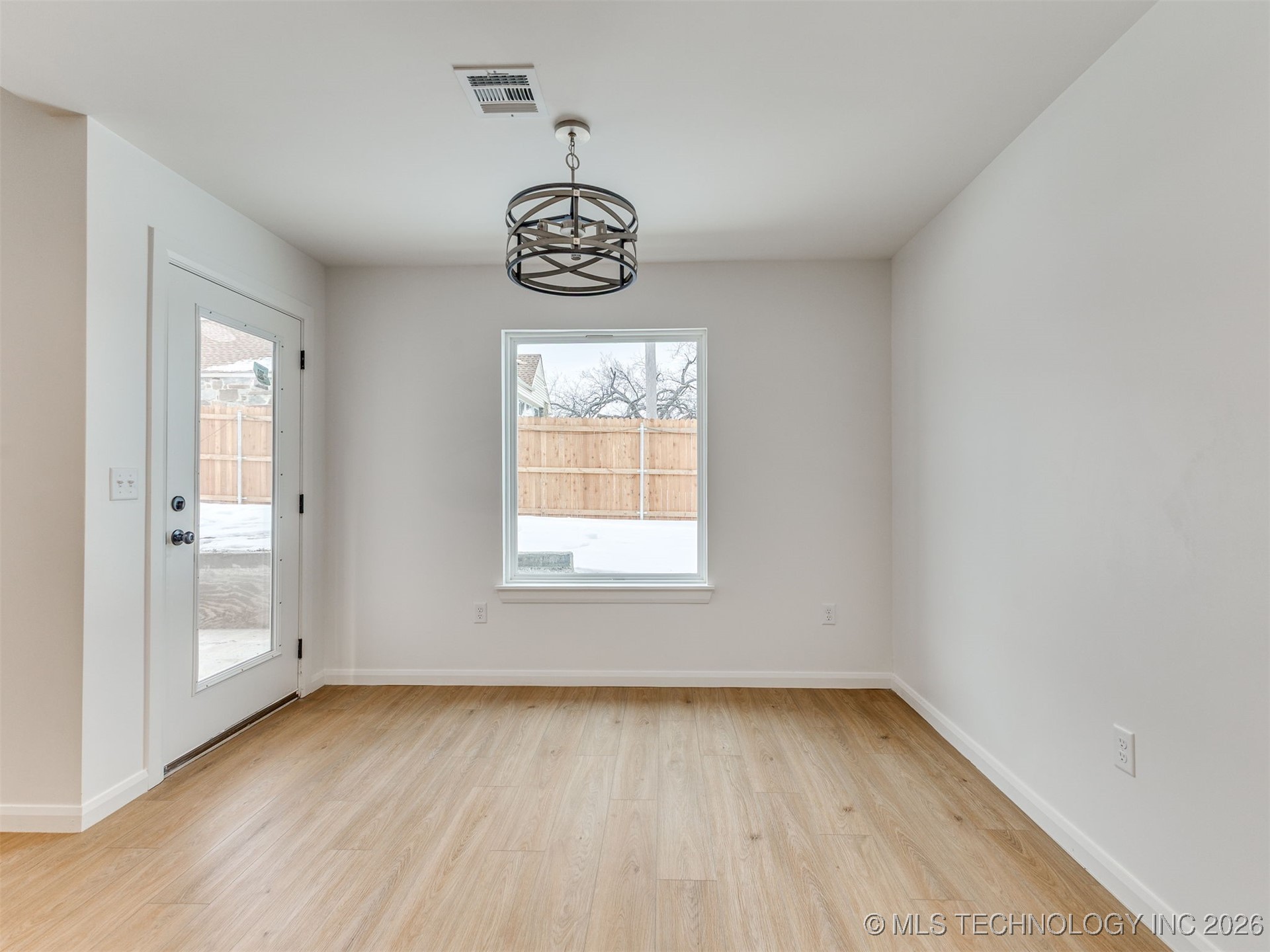 730 E 38th Street N Property Photo 14