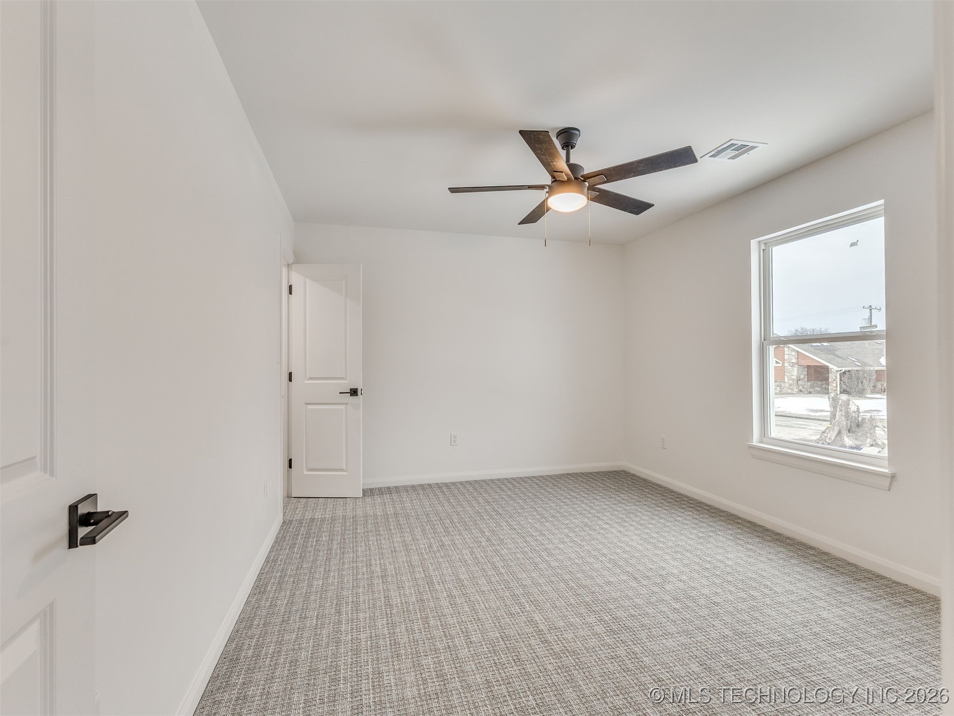 730 E 38th Street N Property Photo 16