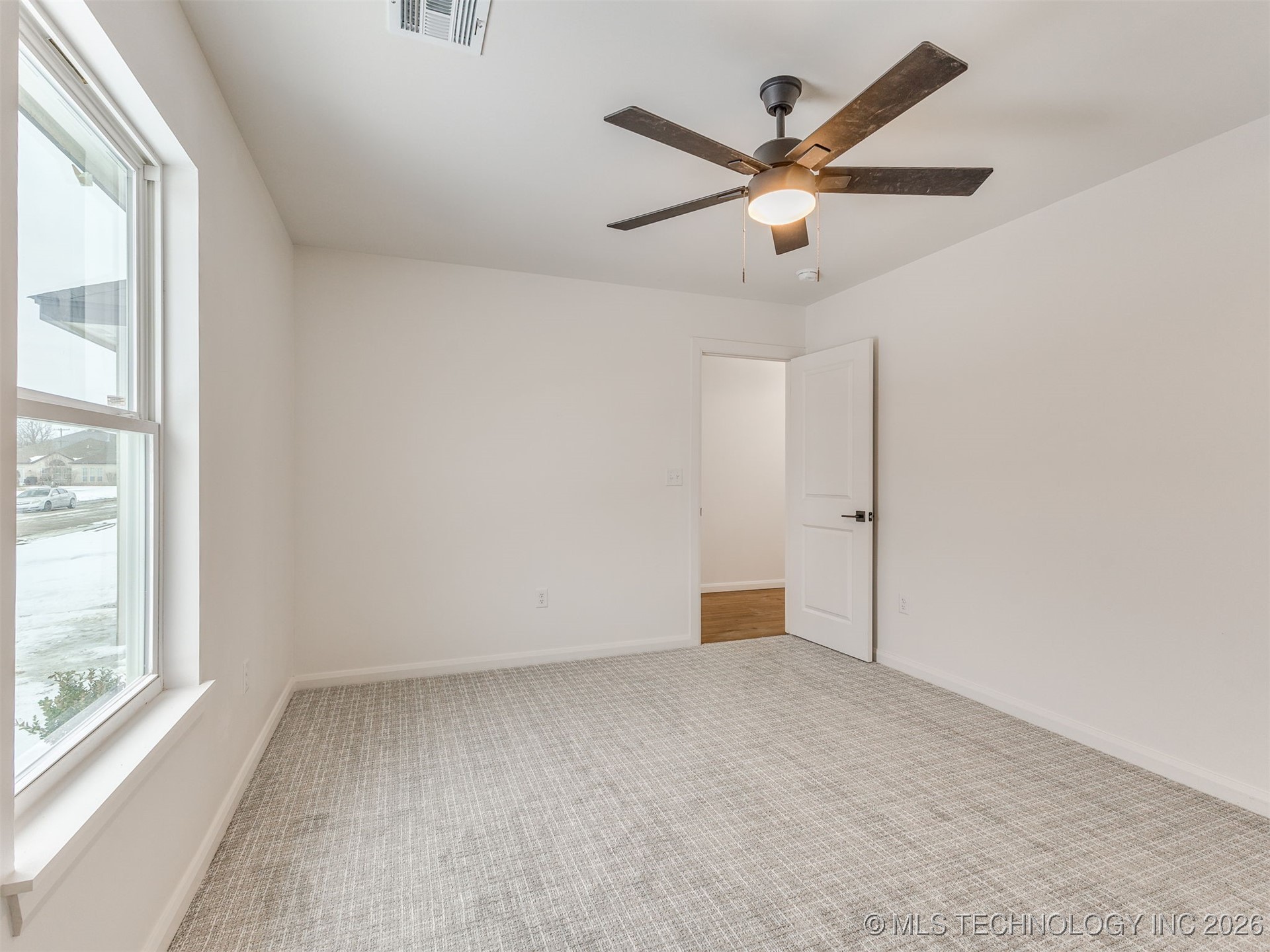 730 E 38th Street N Property Photo 17