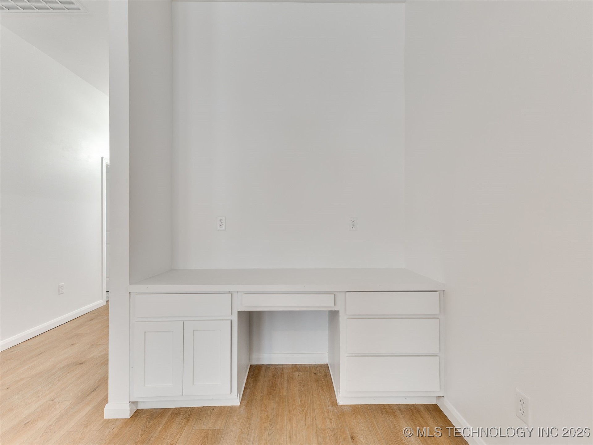 730 E 38th Street N Property Photo 22