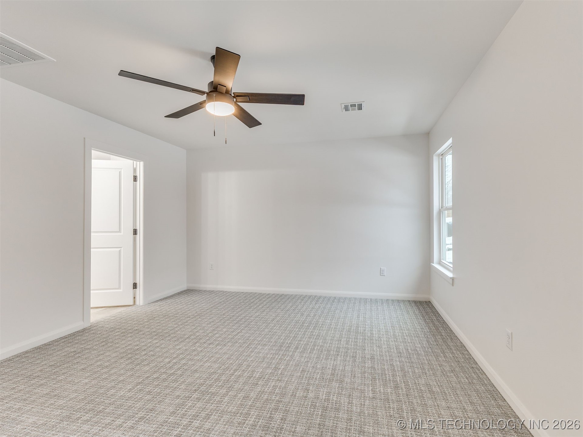 730 E 38th Street N Property Photo 24