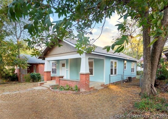 1020 S 6th Property Photo 3