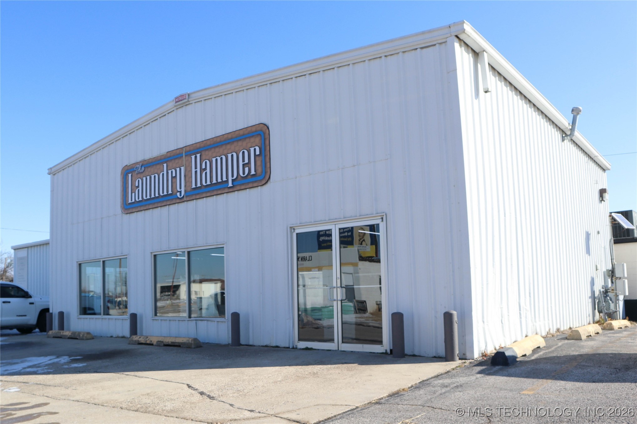 630 W Main Property Photo 1