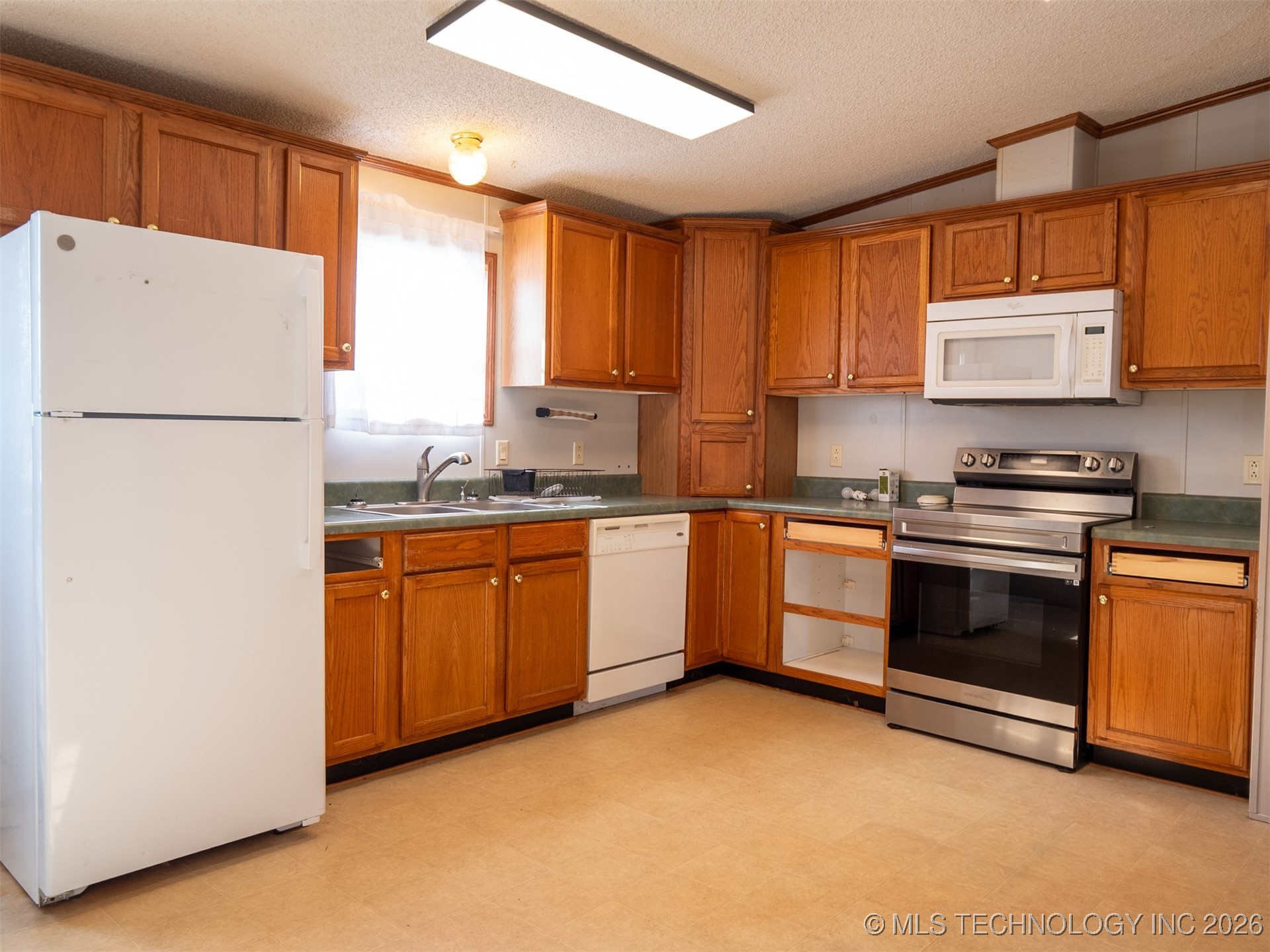 15919 Sooner Avenue Property Photo 45