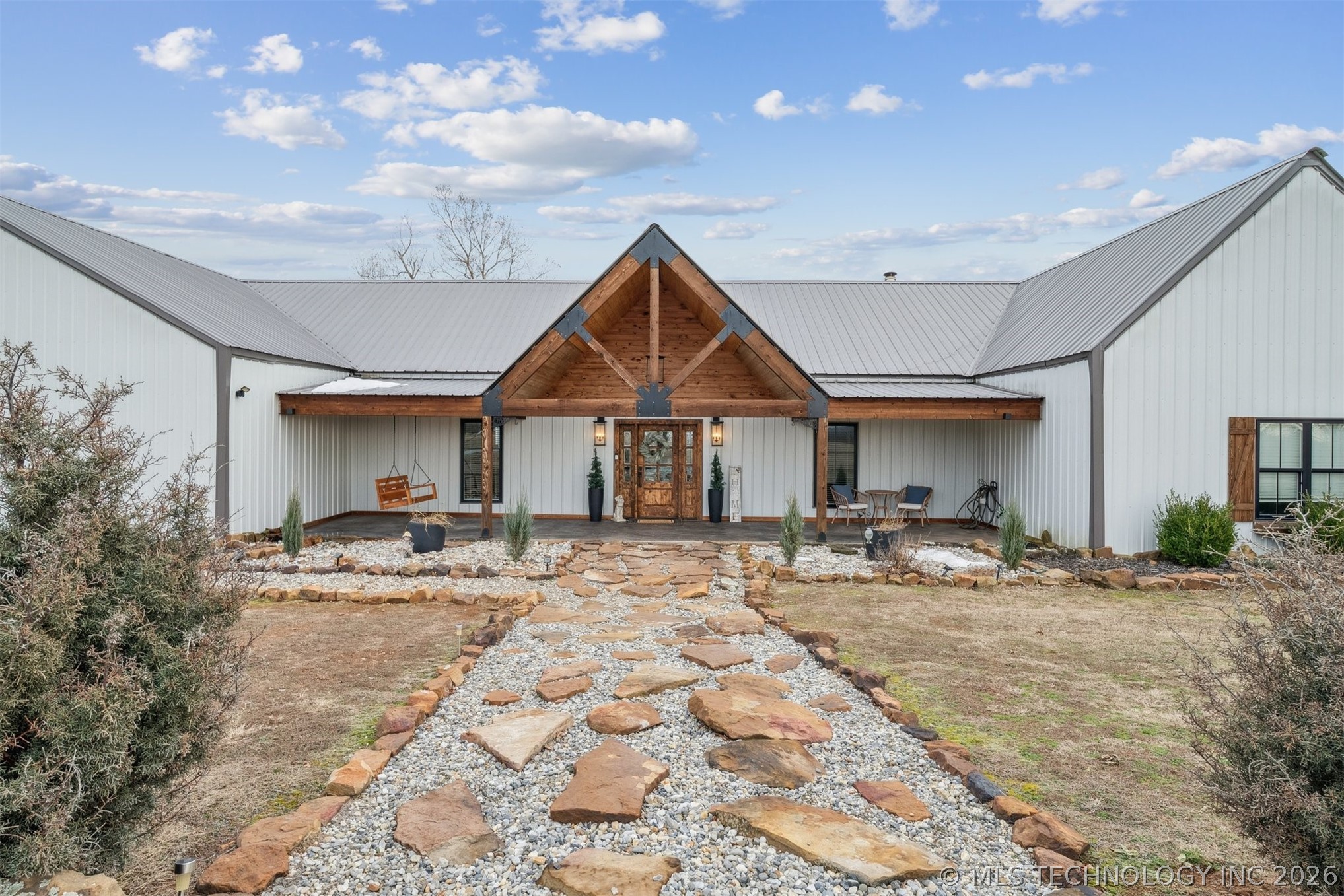 5086 N 427 Road Property Photo 2