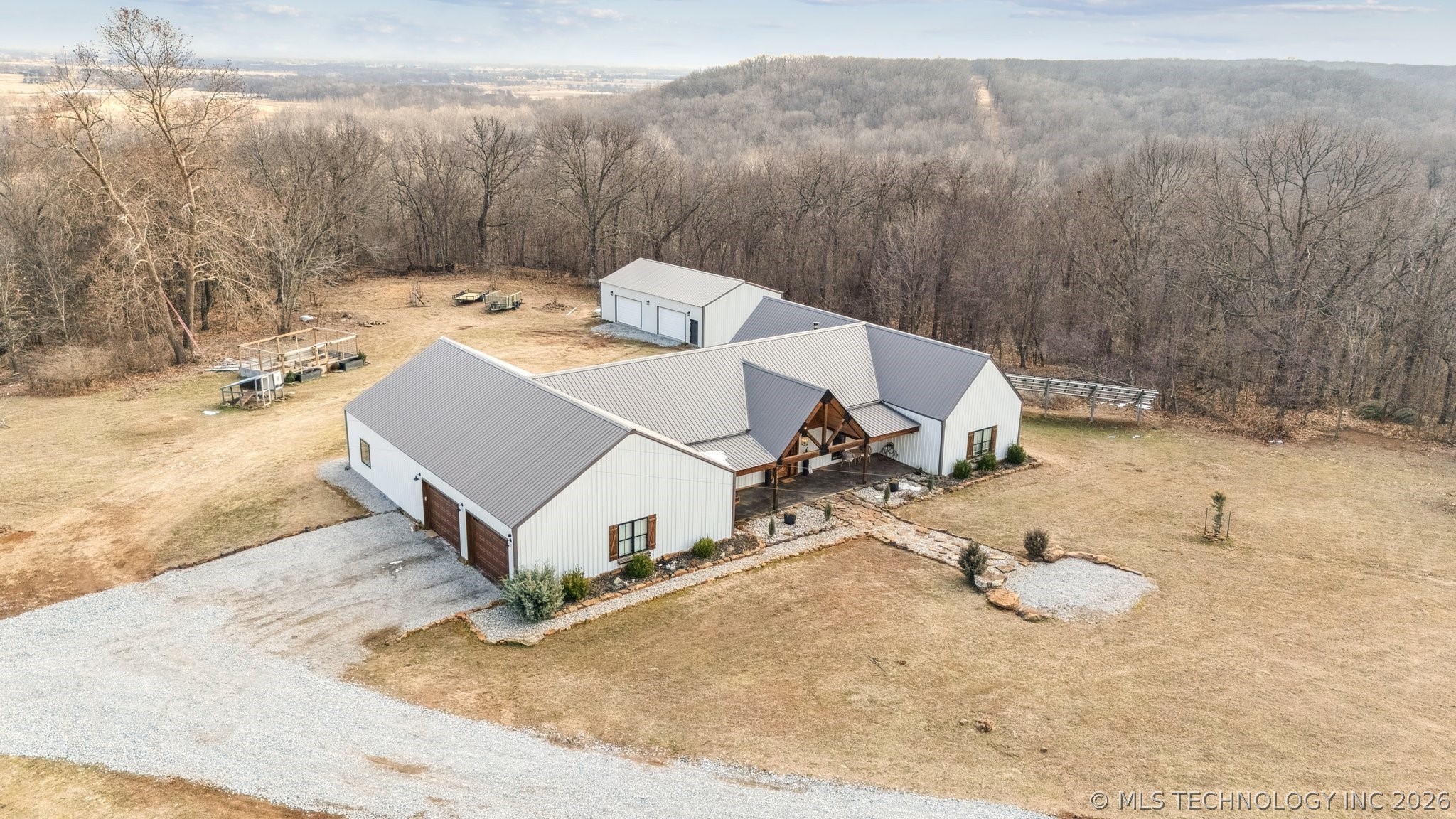 5086 N 427 Road Property Photo 3