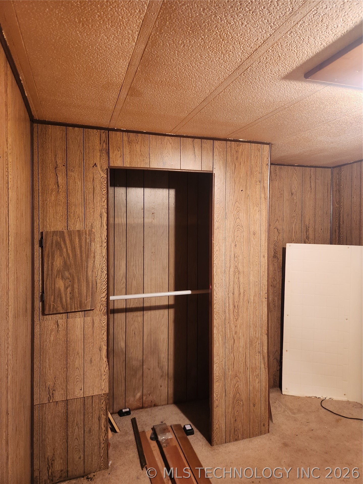 111 E 4th Street Property Photo 6