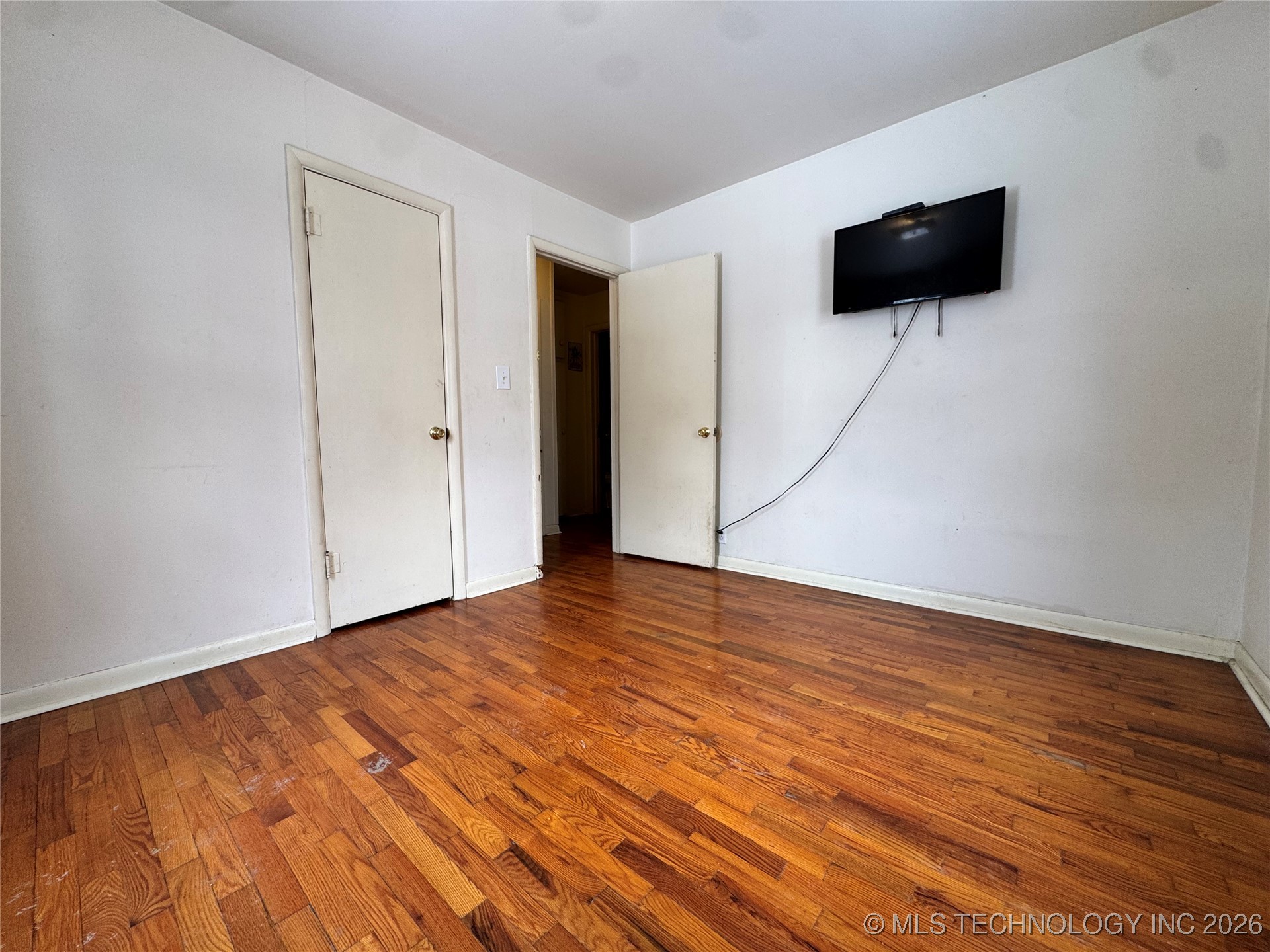 435 S Maple Street Property Photo 9