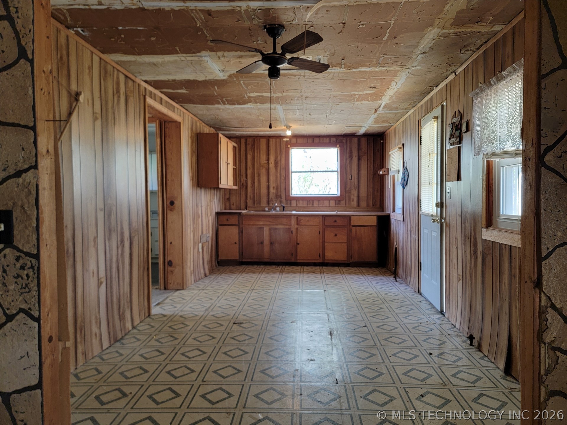 98904 S 4439 Road Property Photo 6