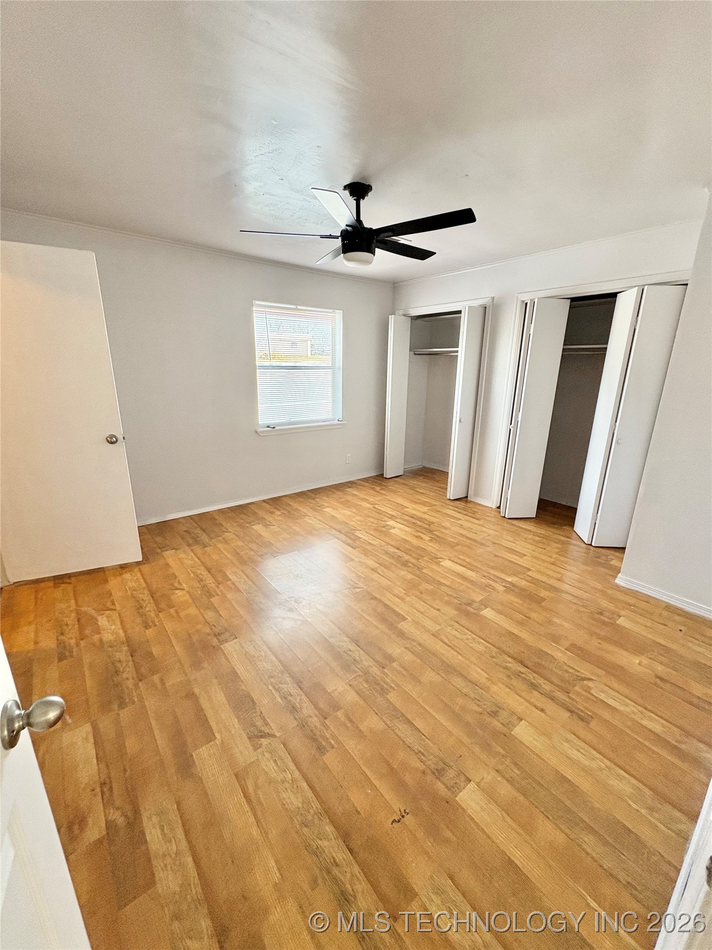 313 E Ash Avenue Property Photo 4