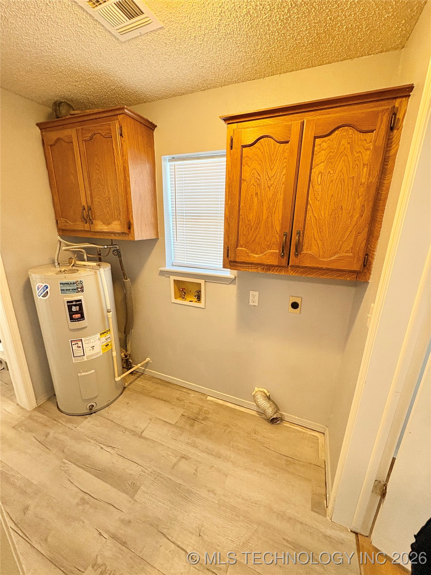 313 E Ash Avenue Property Photo 10