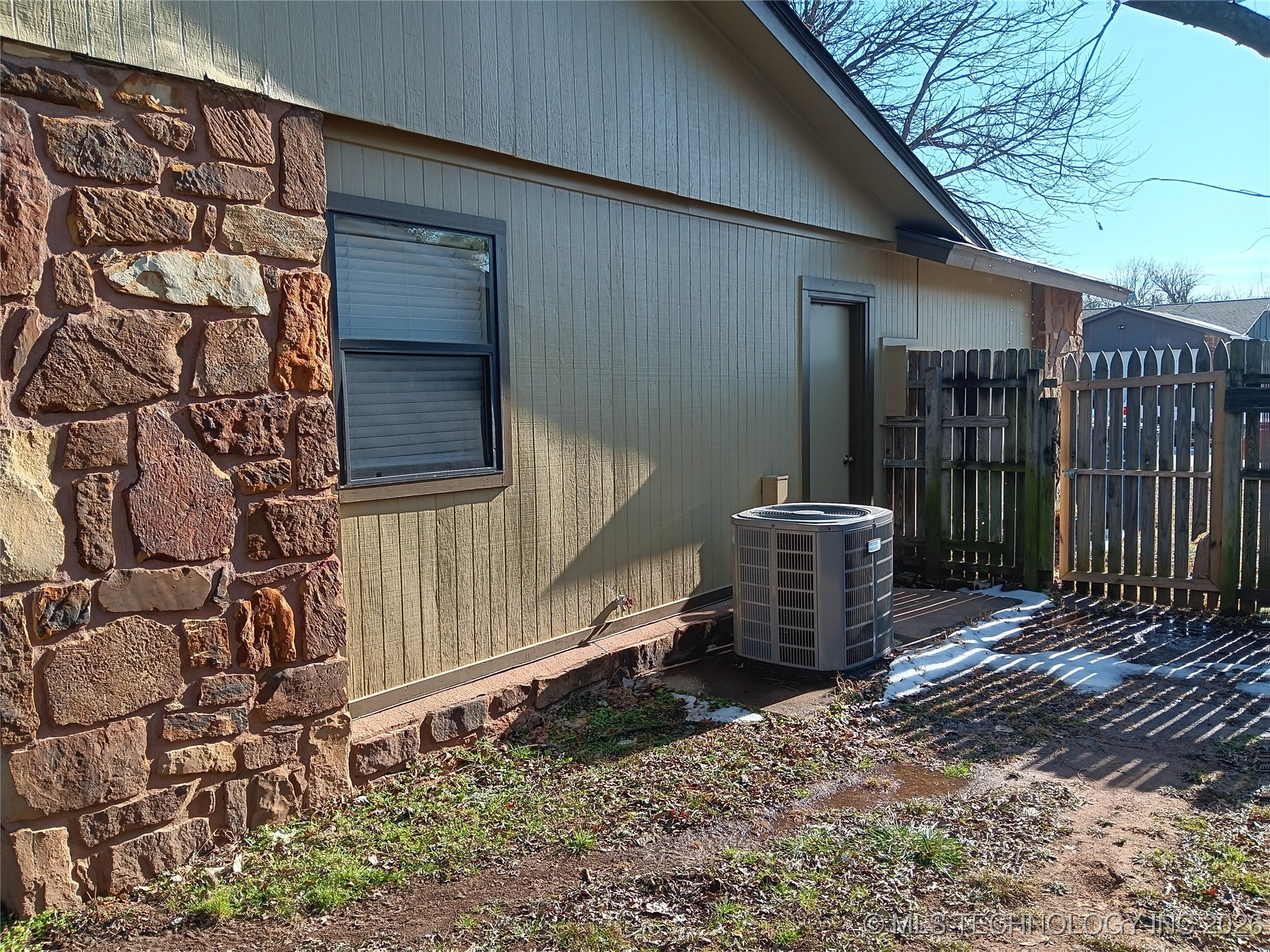 15119 E 35th Street Property Photo 3