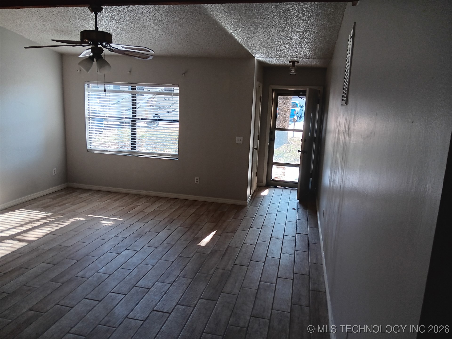 15119 E 35th Street Property Photo 7