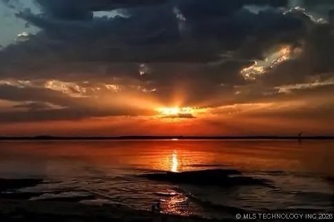 15 Elm Property Photo 3