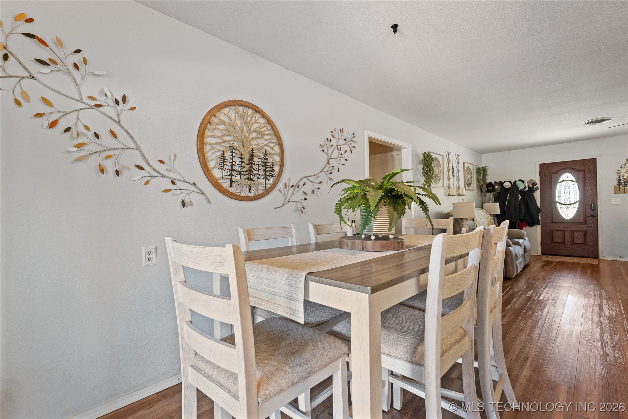 300 S 1st Street Property Photo 11