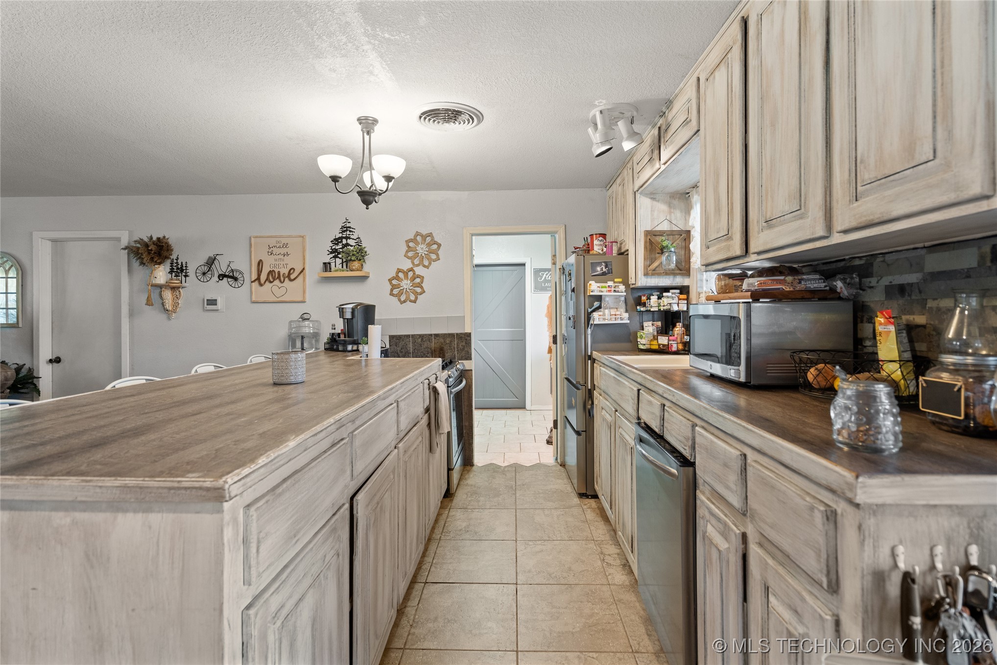 300 S 1st Street Property Photo 12