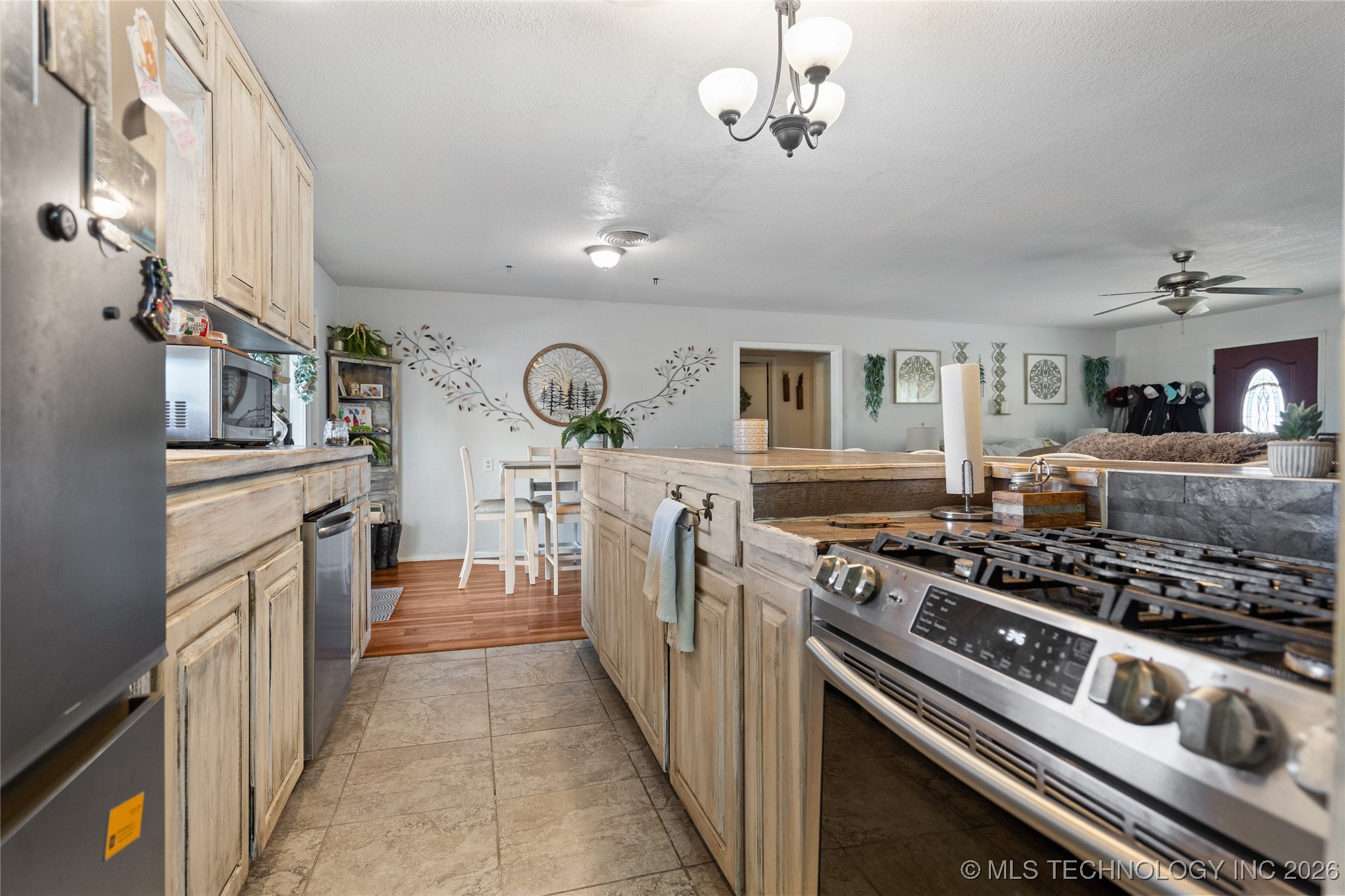 300 S 1st Street Property Photo 14