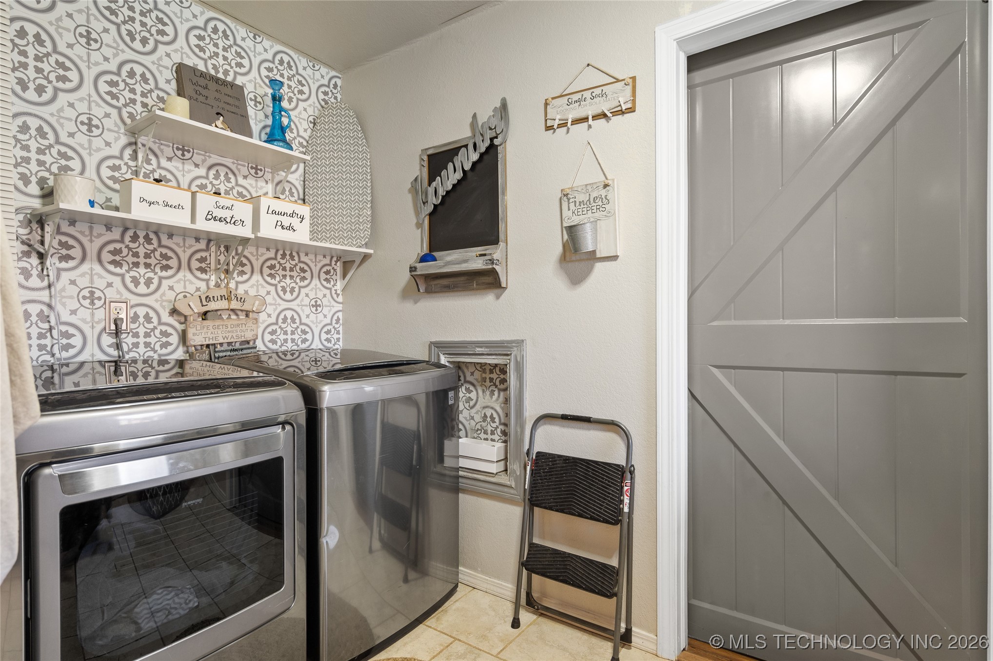 300 S 1st Street Property Photo 15