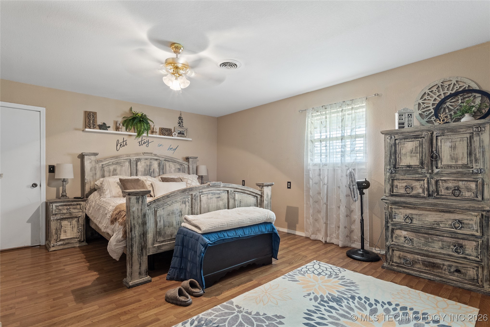 300 S 1st Street Property Photo 17