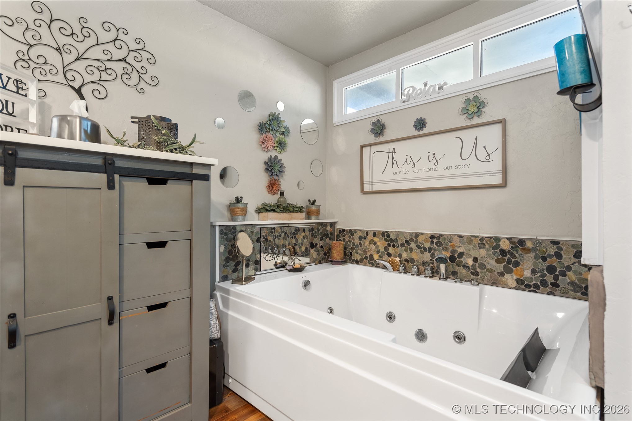 300 S 1st Street Property Photo 20