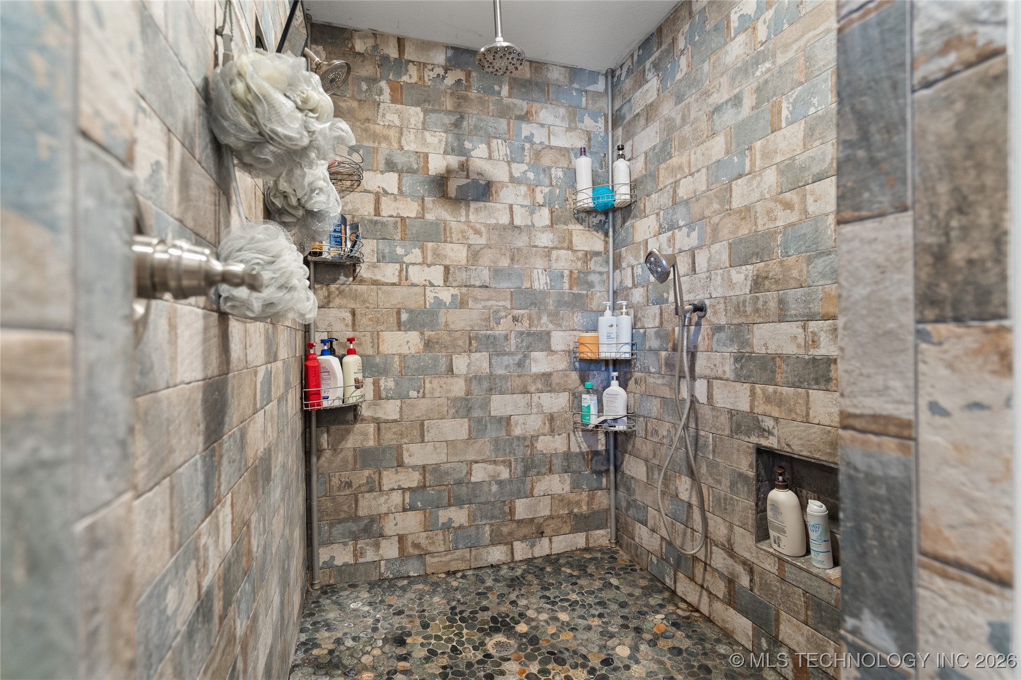 300 S 1st Street Property Photo 21