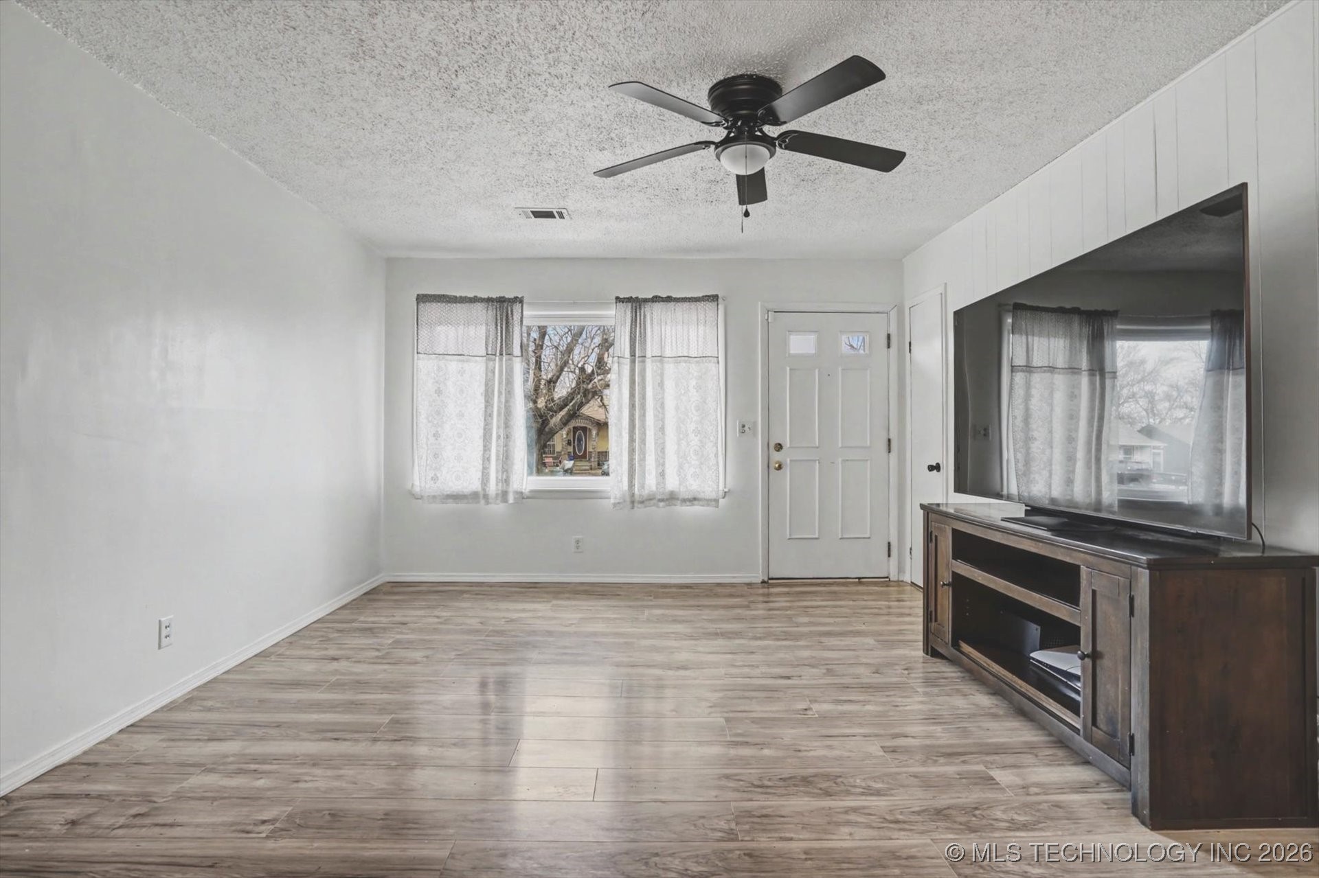 7854 E King Street Property Photo 6