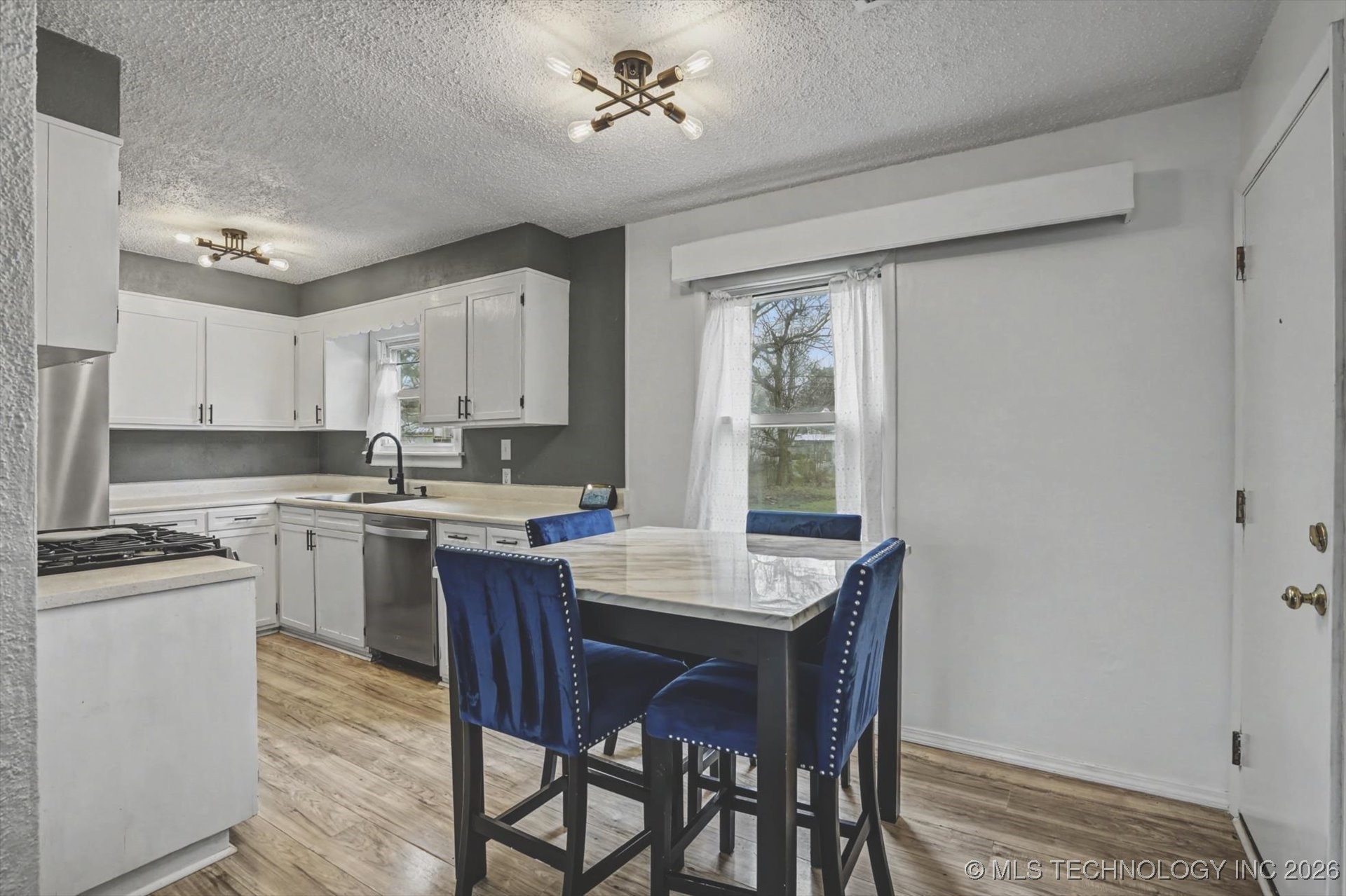 7854 E King Street Property Photo 7