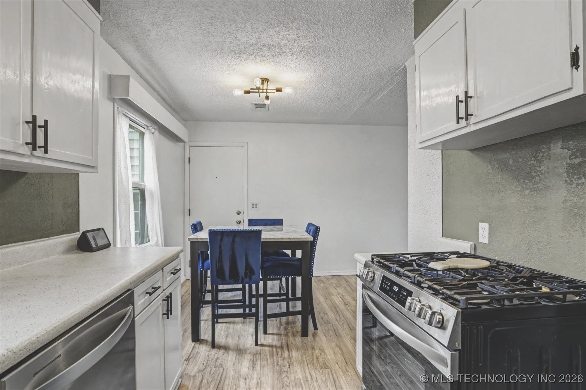 7854 E King Street Property Photo 14