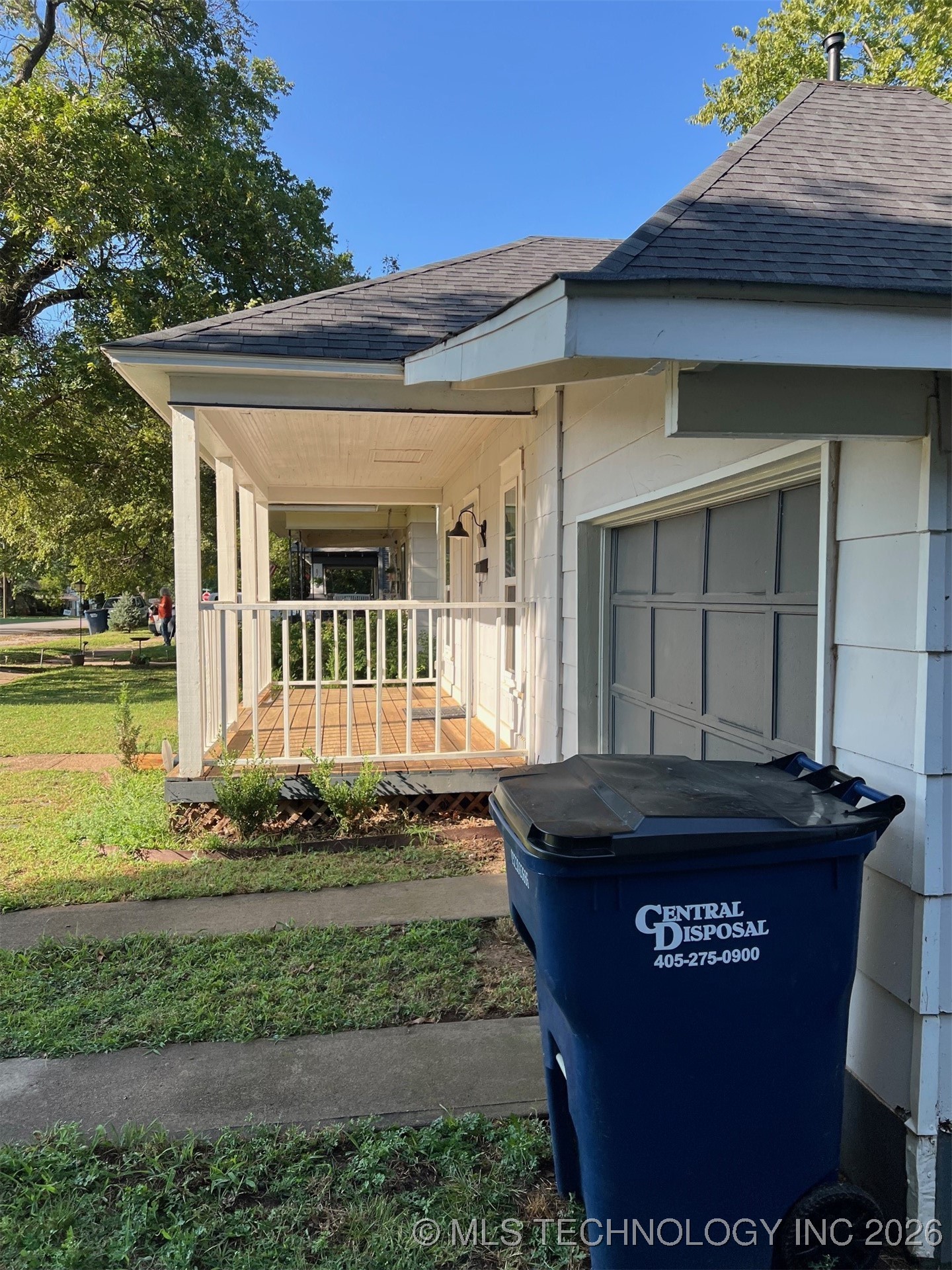 109 S Vine Avenue Property Photo 5