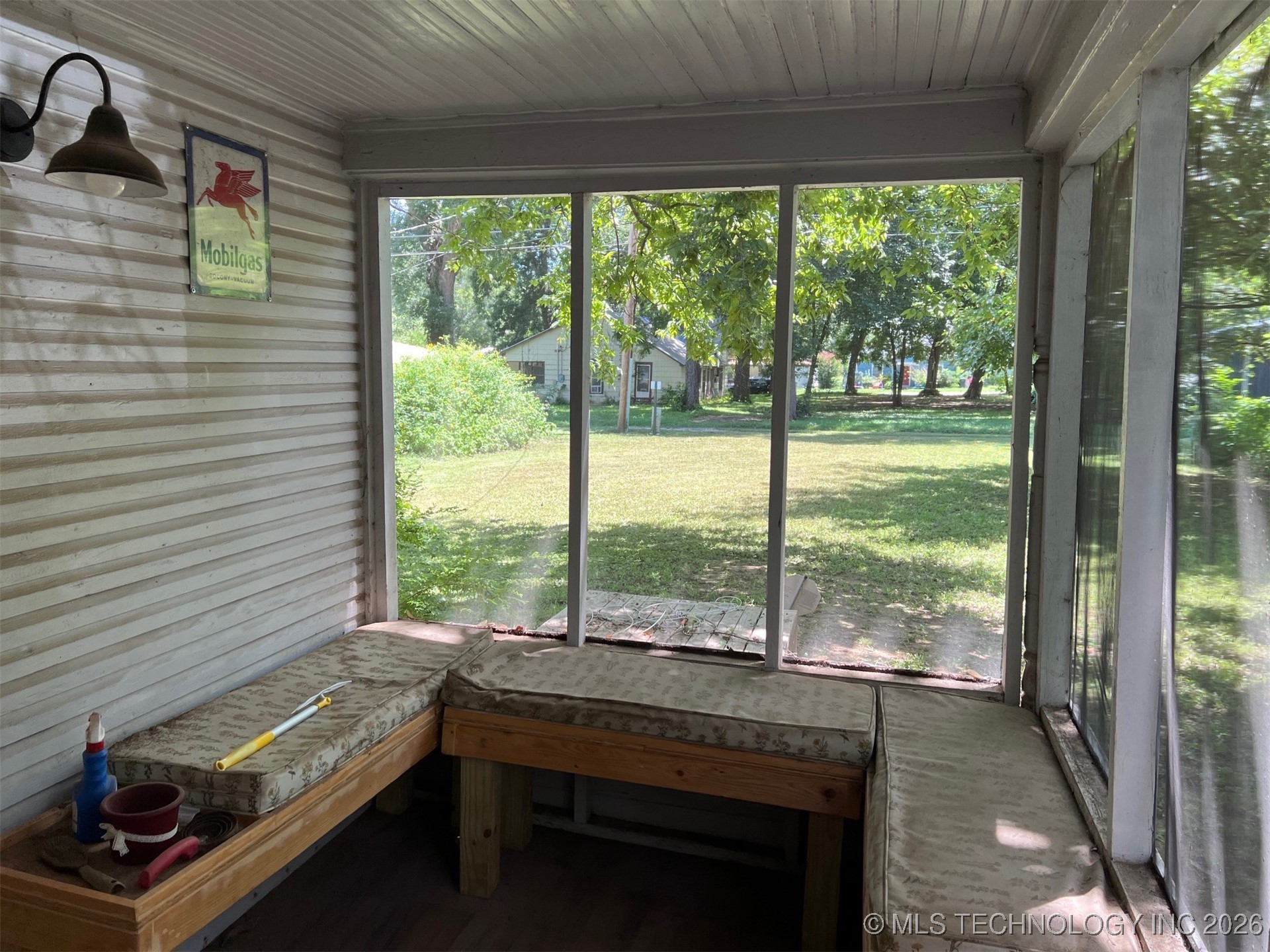 109 S Vine Avenue Property Photo 10