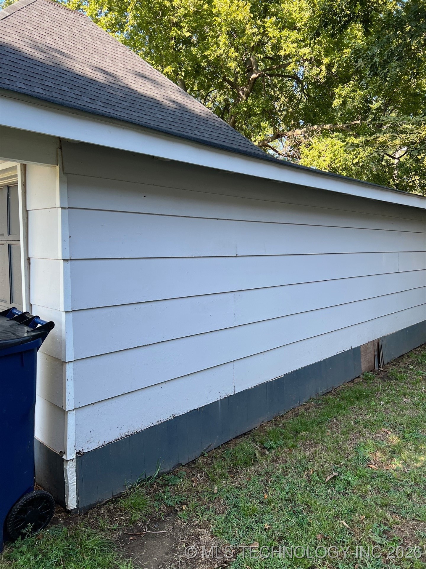 109 S Vine Avenue Property Photo 23