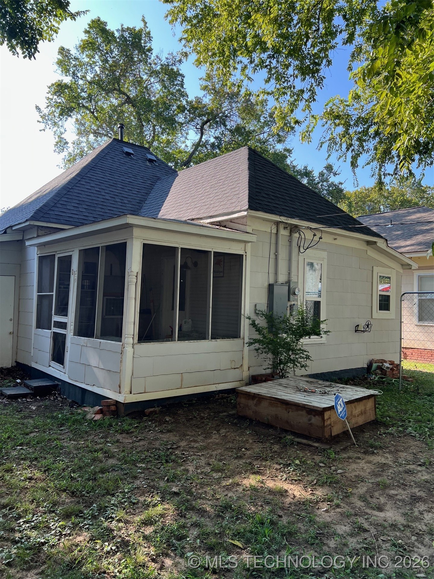 109 S Vine Avenue Property Photo 26